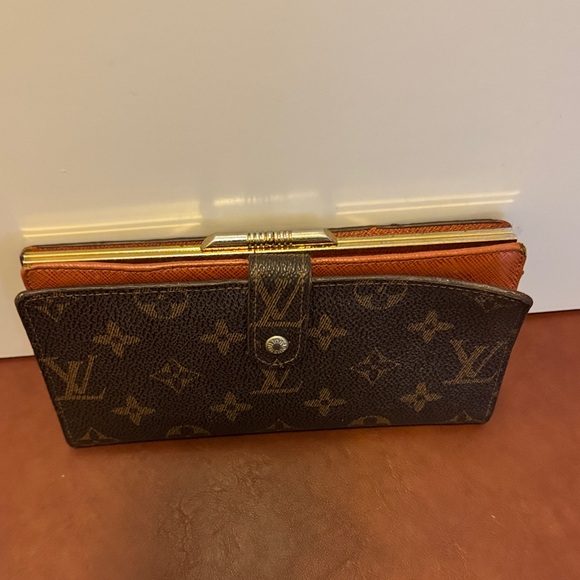 Louis Vuitton Classic Monogram Vintage Wallet - Picture 16 of 16